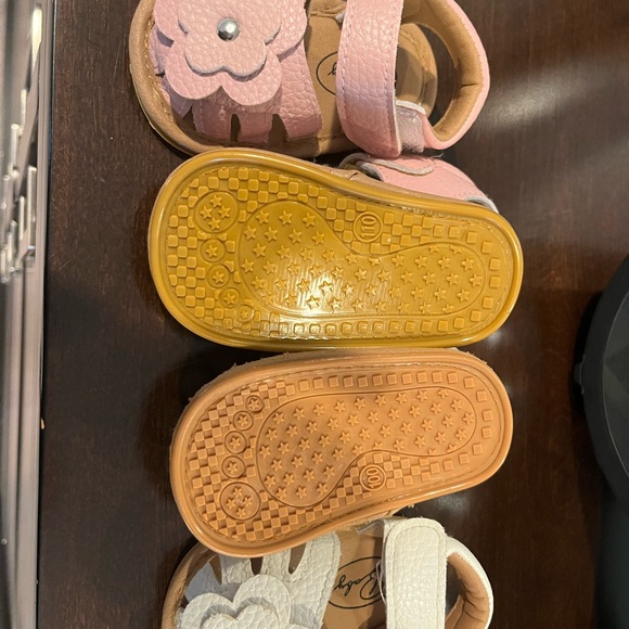 Size 9-12 month sandals. Pink and white. - Picture 2 of 3